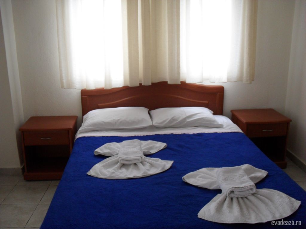 Interior camera cu chicineta